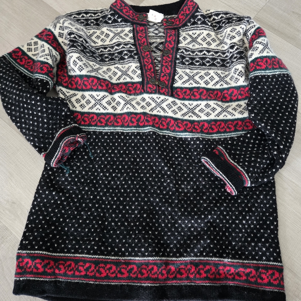 Vintage Dale Of Norway Sweather - Black and Red